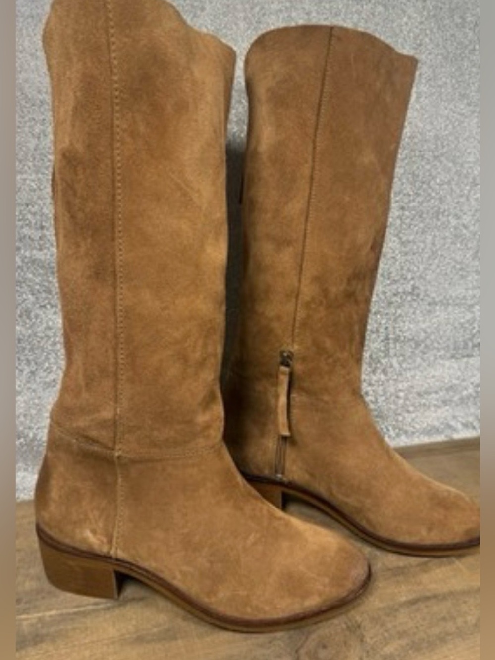 Euc ladies 10 Naughty Monkey Stride Brown Suede Knee-High riding style Boots.